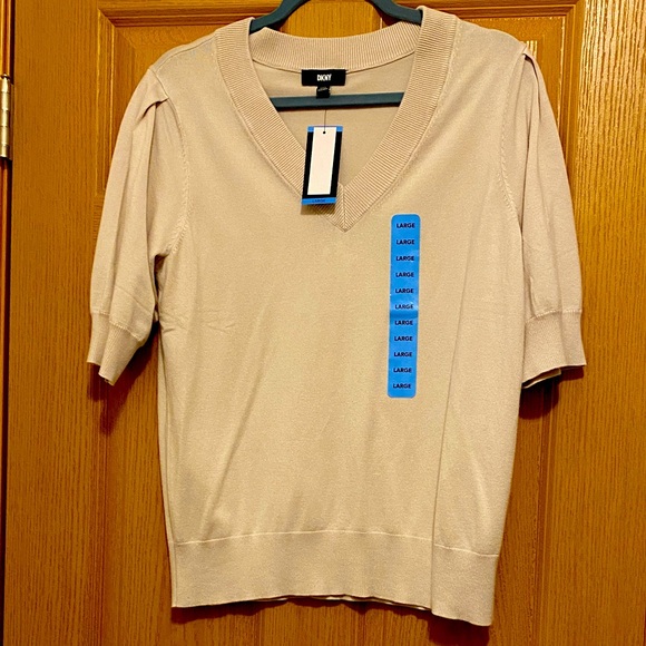 DKNY Light Beige Short Sleeve Sweater - Picture 1 of 3